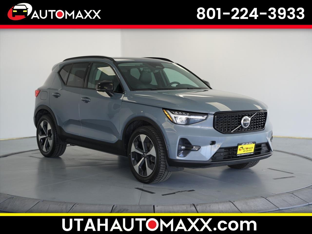 2023 Volvo XC40 B4 FWD Ultimate Dark Theme