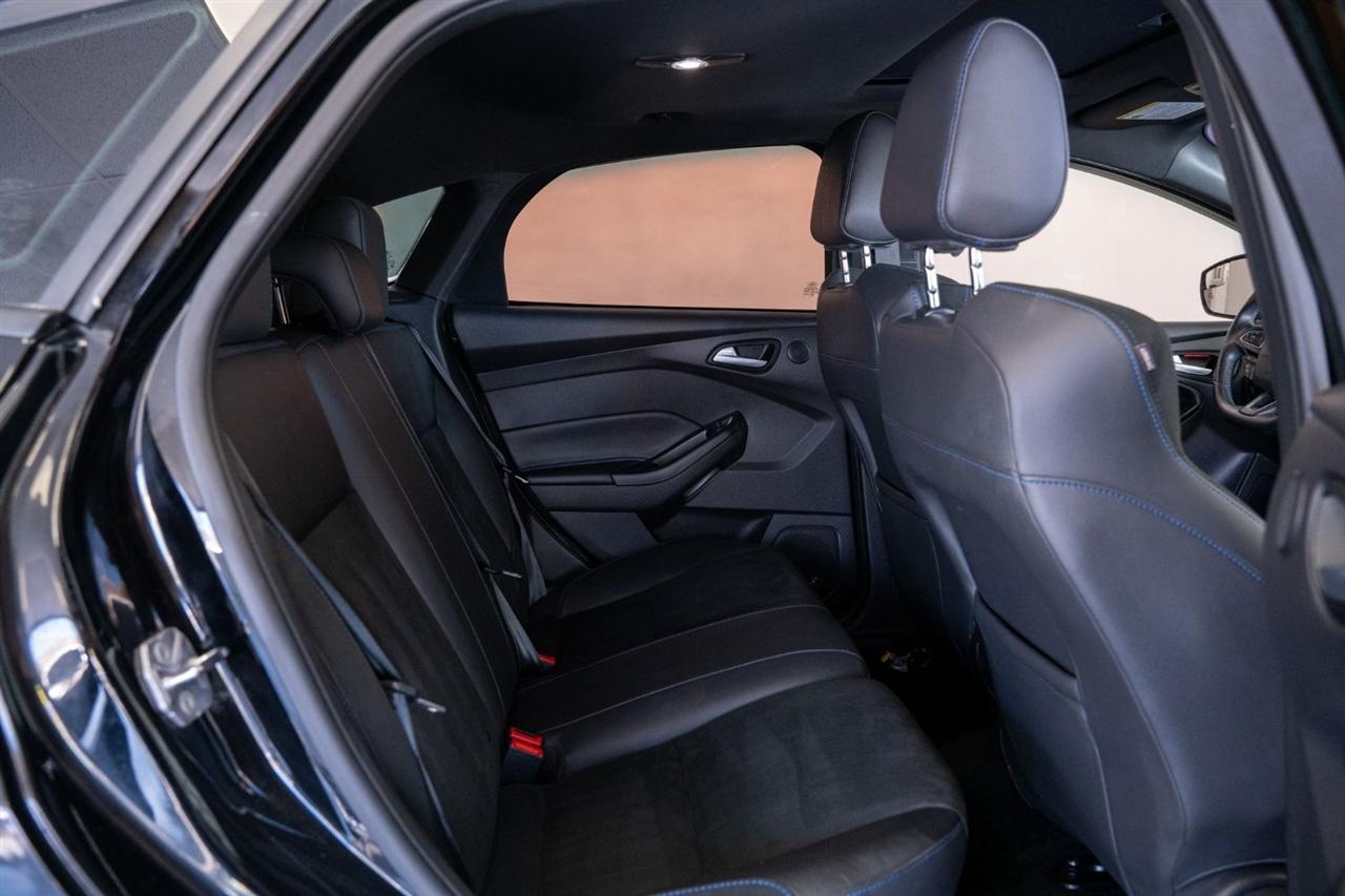 Ford Focus photo 12