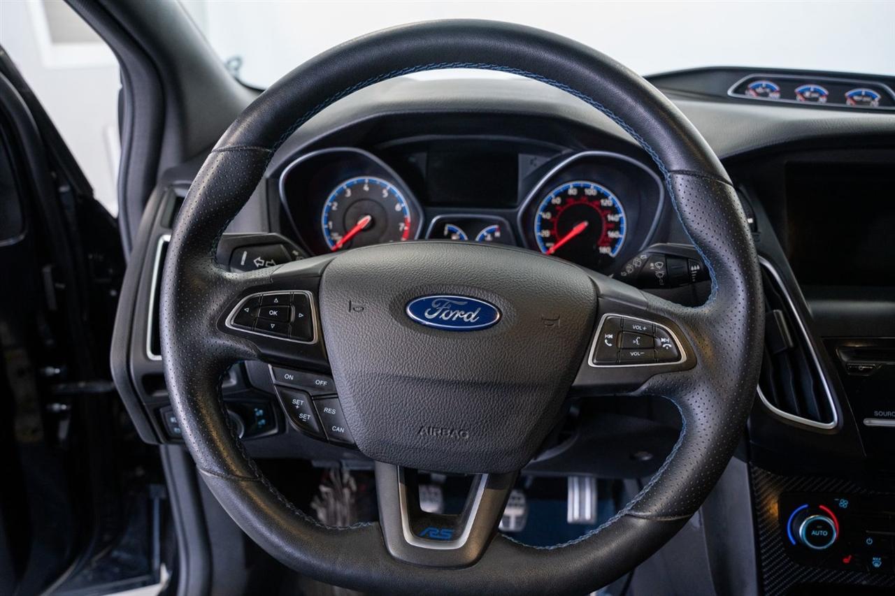 Ford Focus photo 16