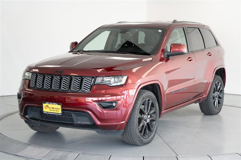 2021 Jeep Grand Cherokee Laredo X photo 3