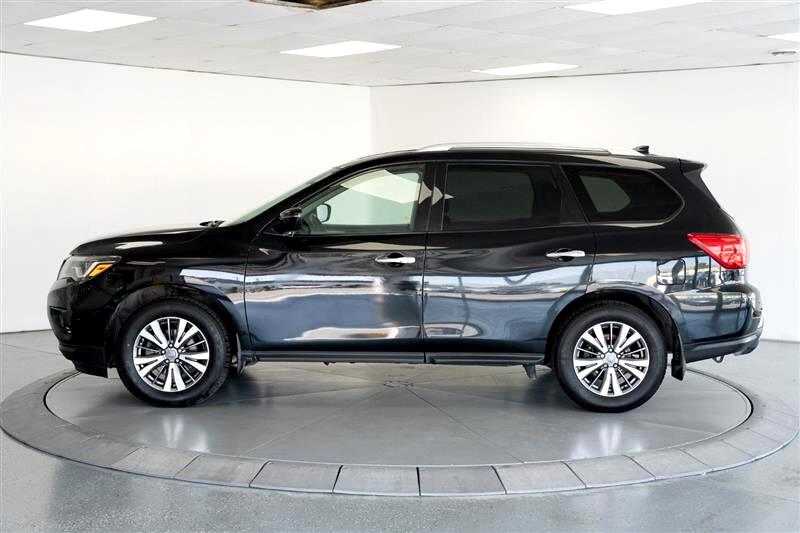 2020 Nissan Pathfinder SV photo 4
