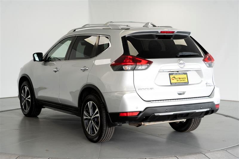 2019 Nissan Rogue SV photo 4