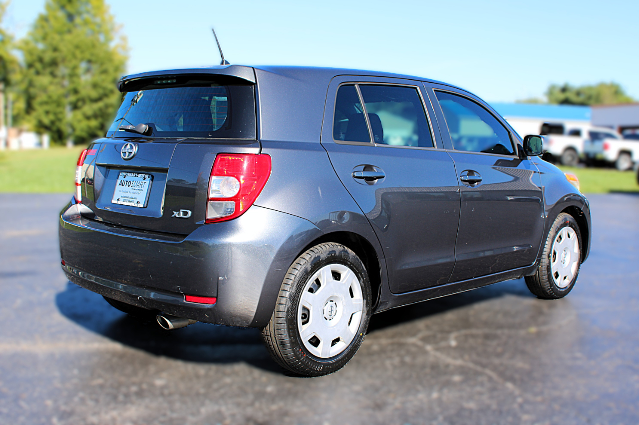 2011 Scion xD photo 3