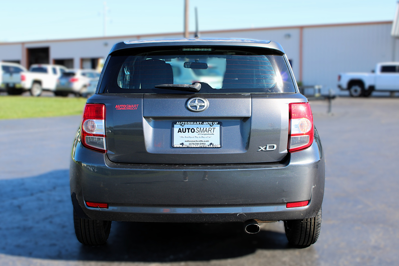 2011 Scion xD photo 4
