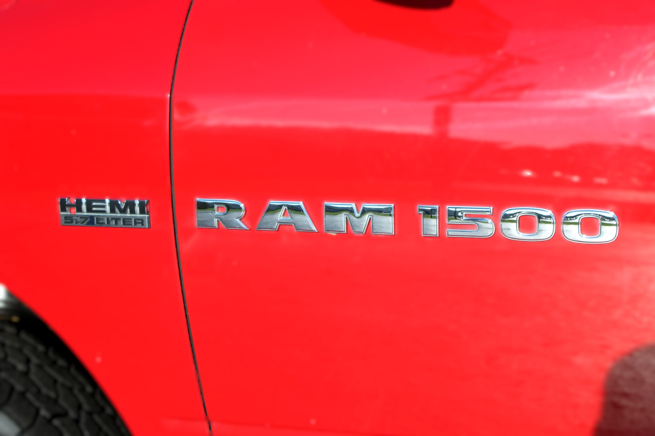 2012 Ram 1500 SLT photo 6