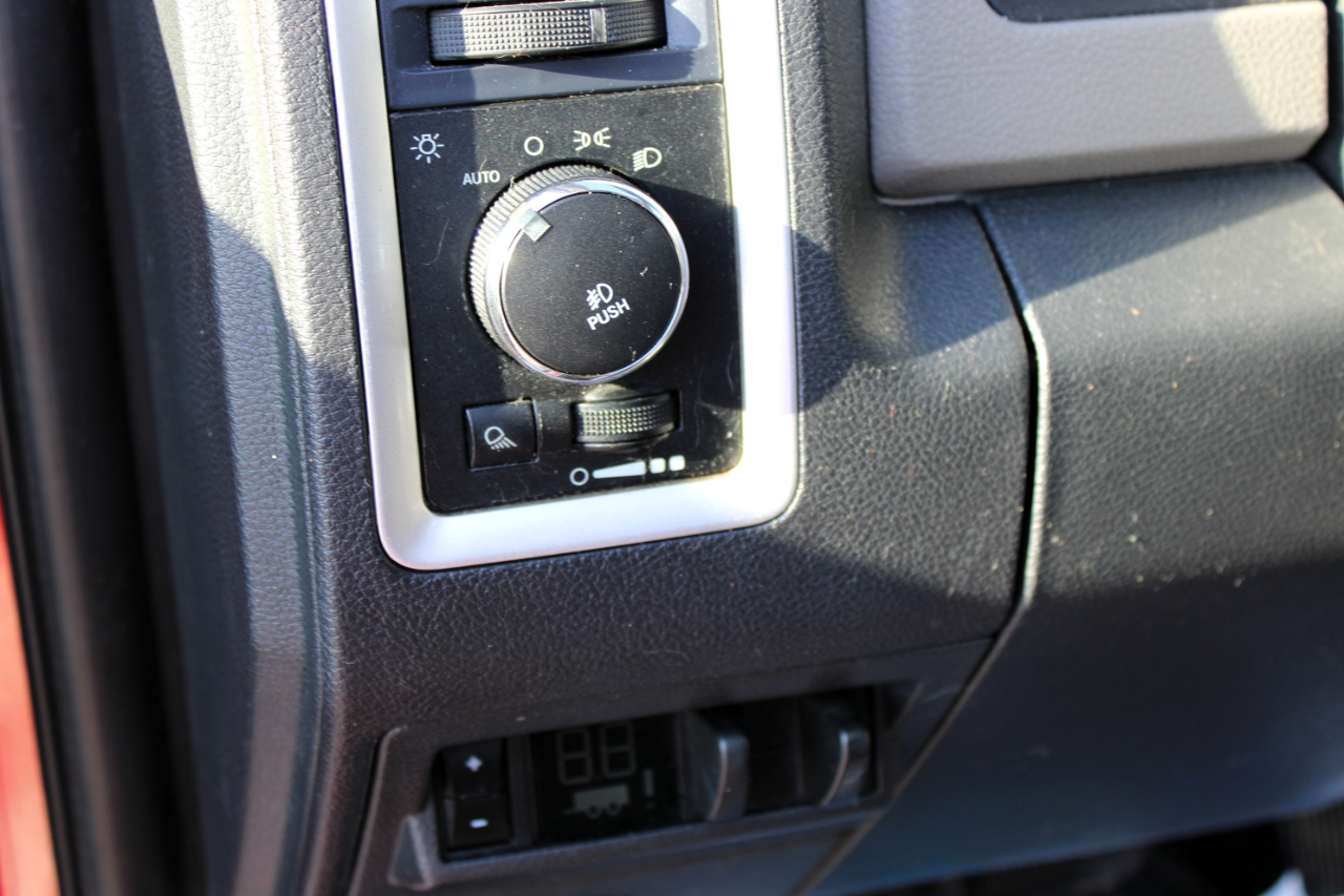 2012 Ram 1500 SLT photo 13