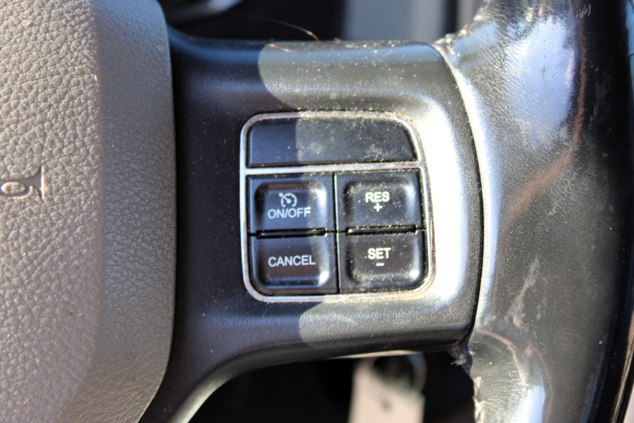 2012 Ram 1500 SLT photo 17