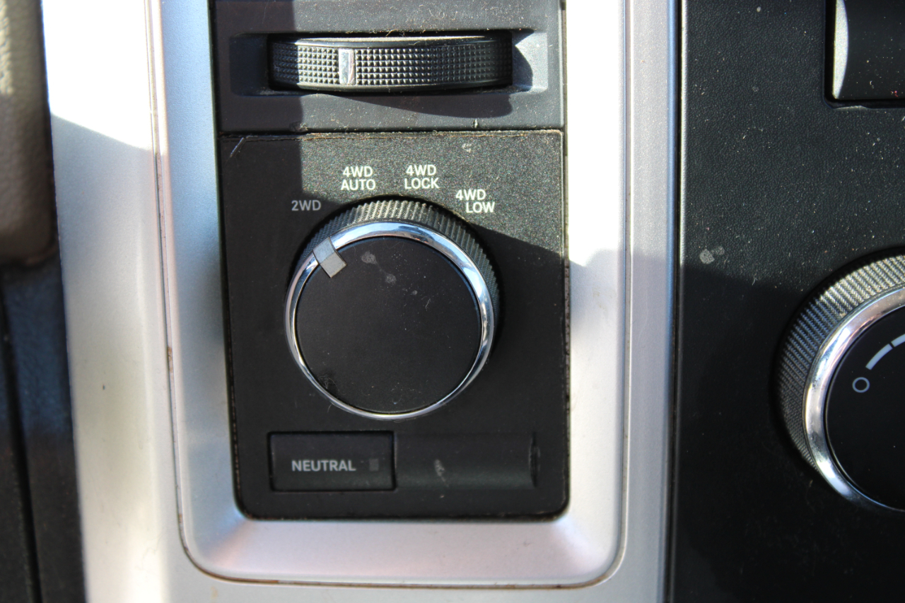 2012 Ram 1500 SLT photo 21
