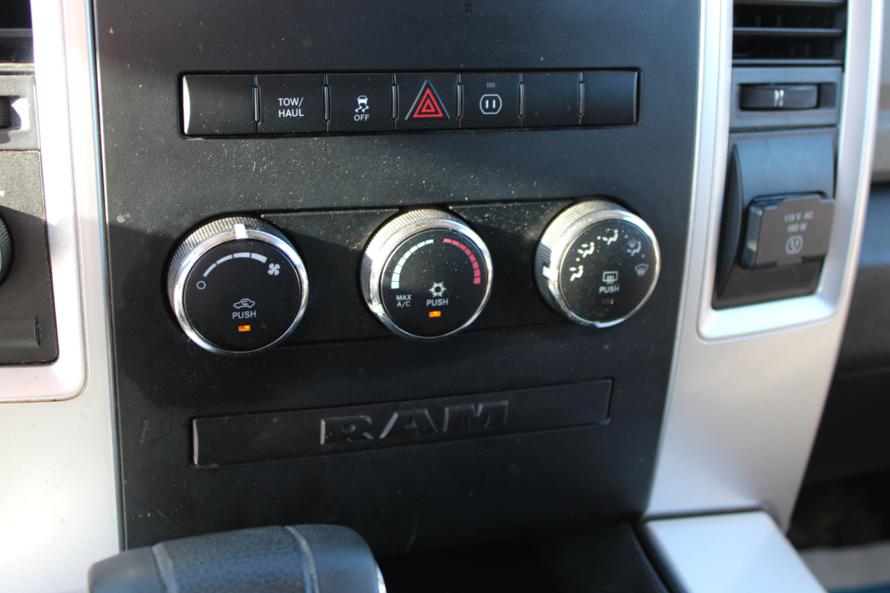 2012 Ram 1500 SLT photo 22