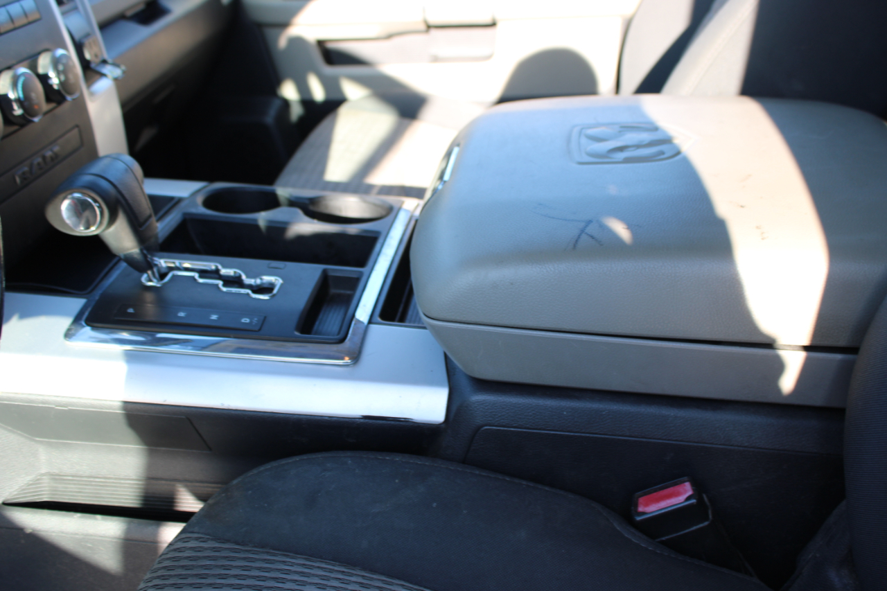2012 Ram 1500 SLT photo 26