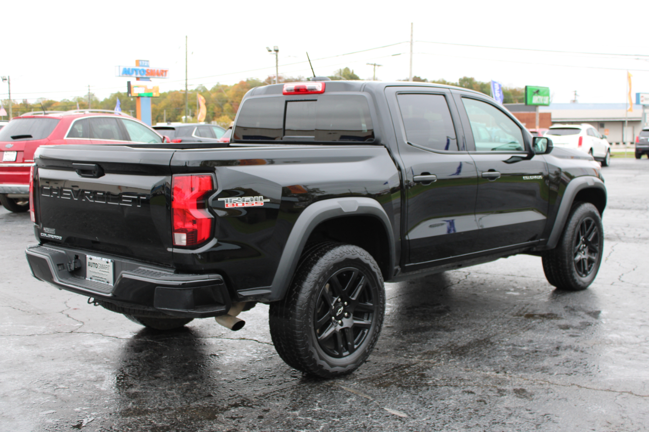 2024 Chevrolet Colorado Trail Boss photo 3