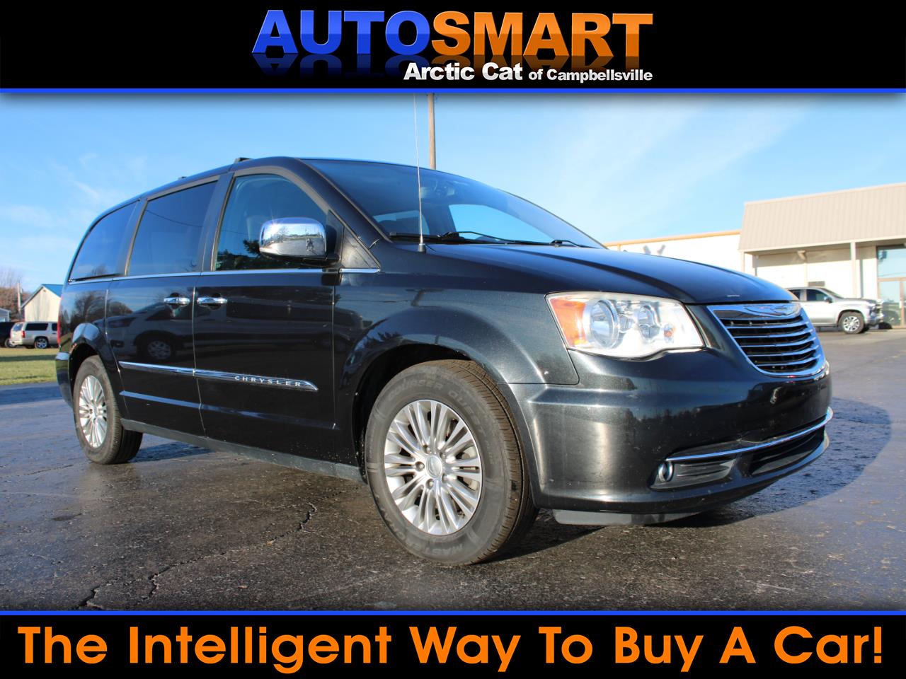 2015 Chrysler Town & Country Touring-L's photo