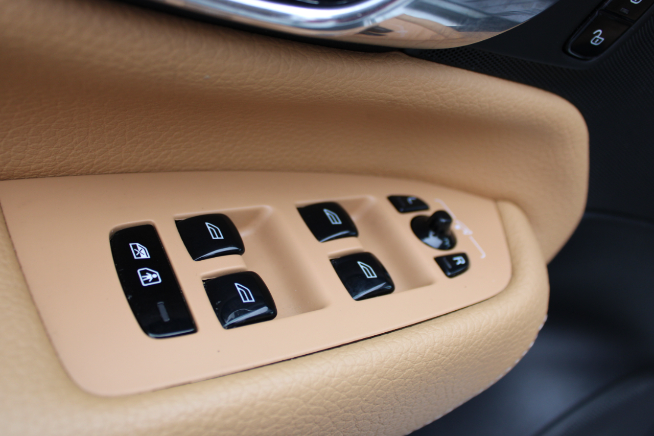 Volvo XC90 T6 Momentum AWD 2016