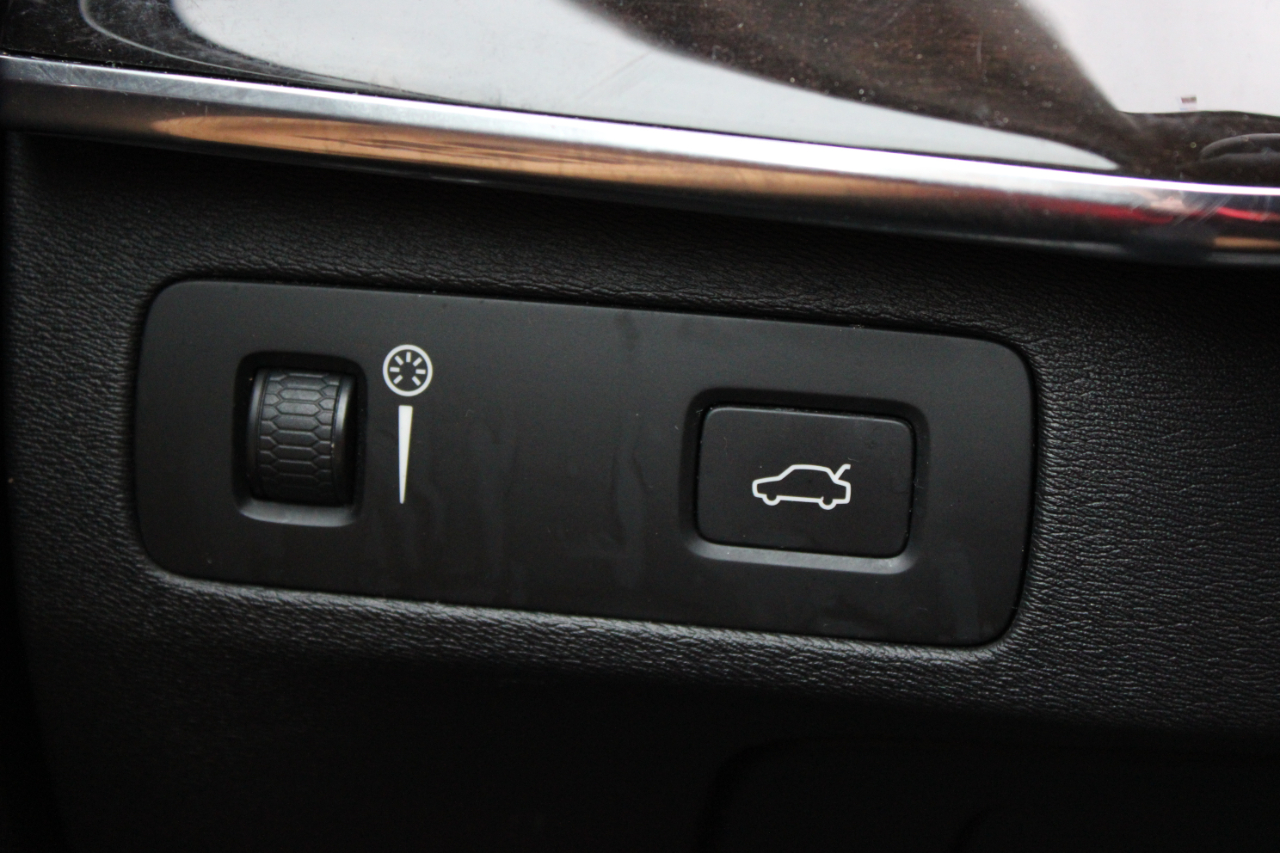 Volvo XC90 T6 Momentum AWD 2016