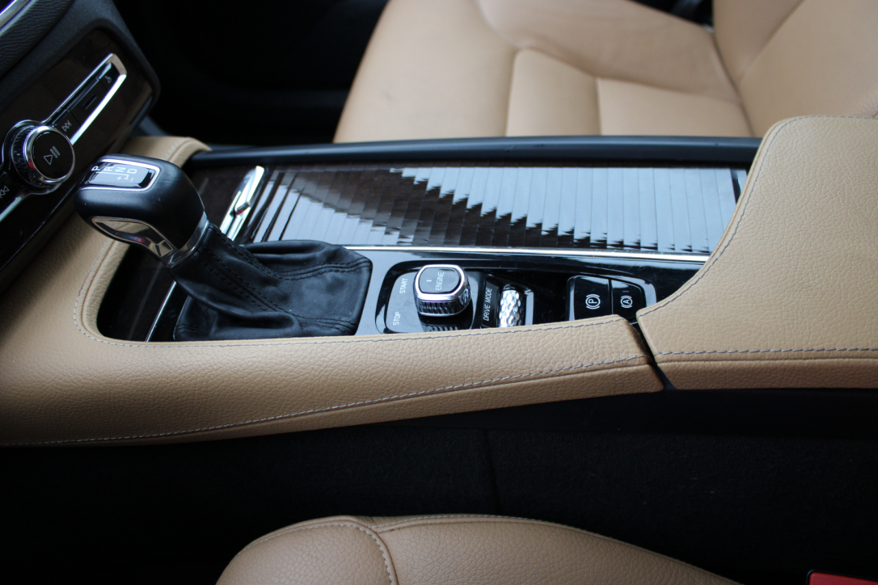 Volvo XC90 T6 Momentum AWD 2016