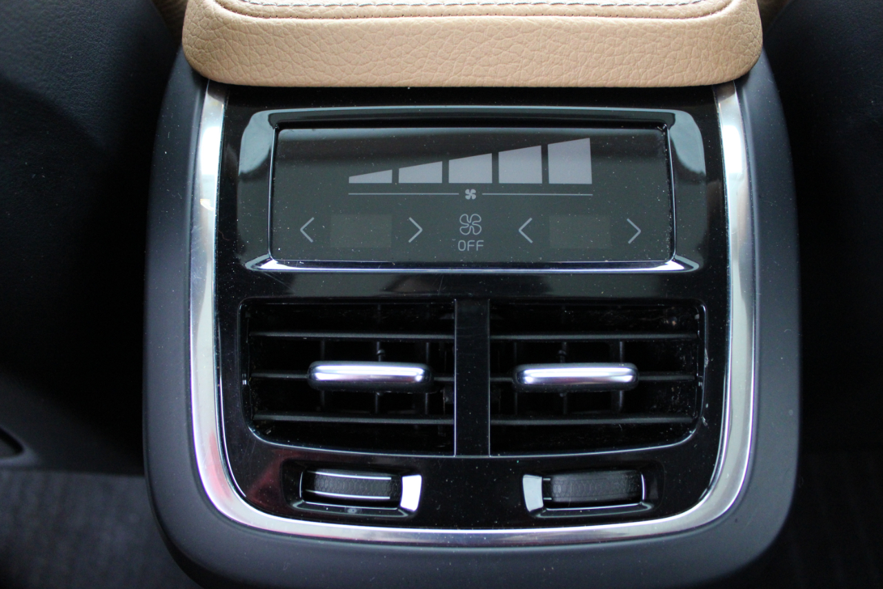 Volvo XC90 T6 Momentum AWD 2016