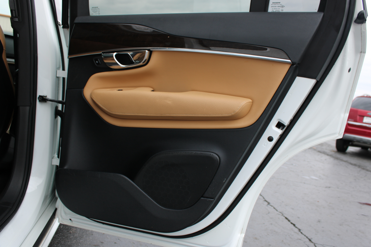 Volvo XC90 T6 Momentum AWD 2016