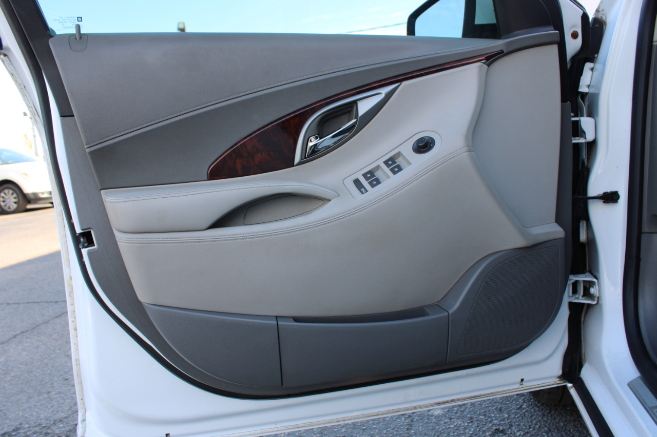 Buick LaCrosse CX 2011