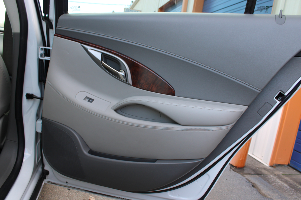 Buick LaCrosse CX 2011