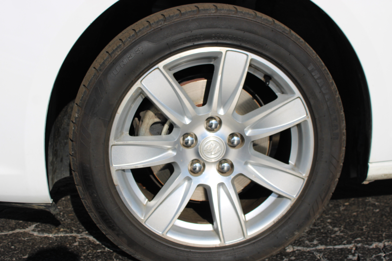 Buick LaCrosse CX 2011