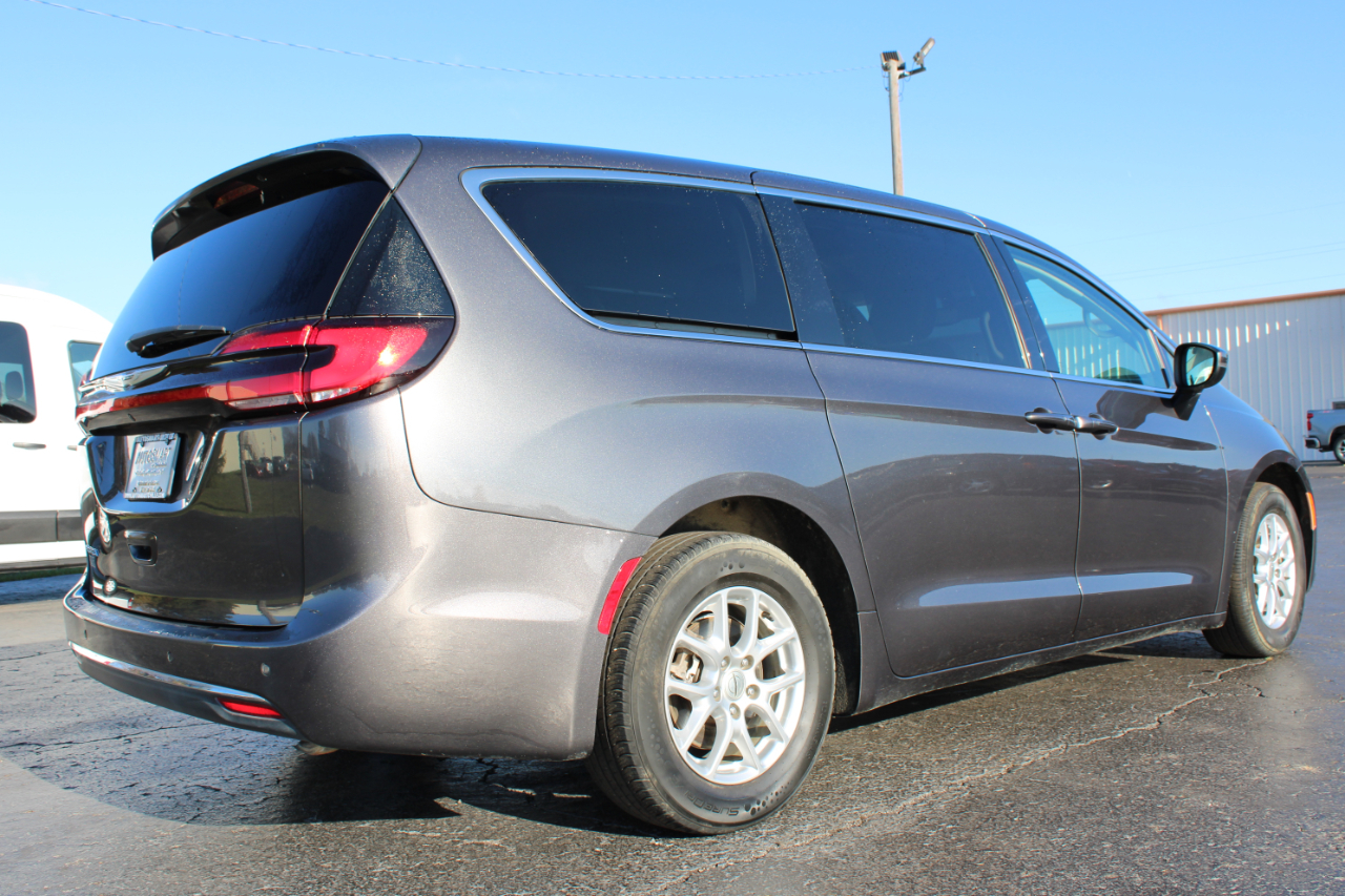 Chrysler Pacifica Touring L 2023