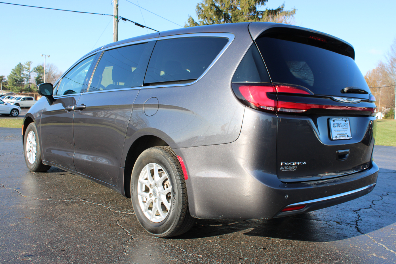 Chrysler Pacifica Touring L 2023
