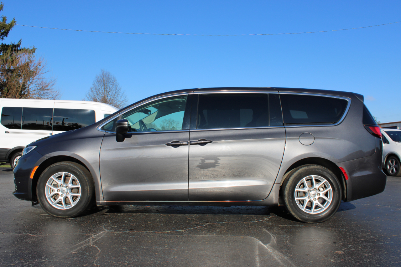 Chrysler Pacifica Touring L 2023