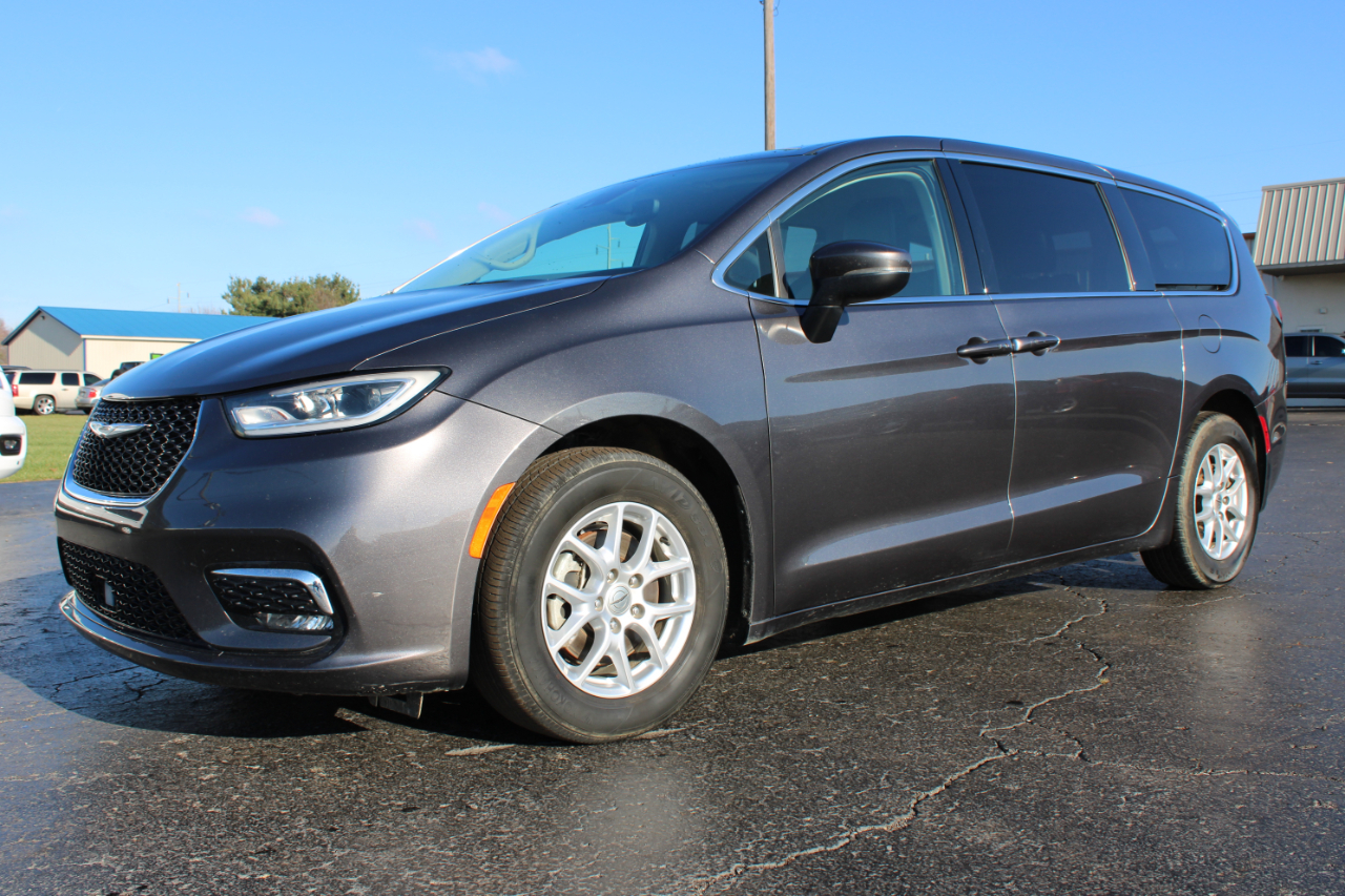 Chrysler Pacifica Touring L 2023