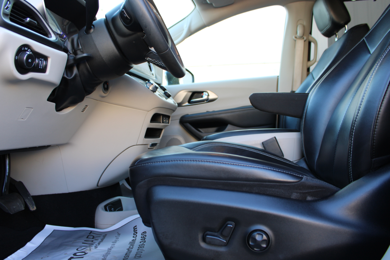 Chrysler Pacifica Touring L 2023