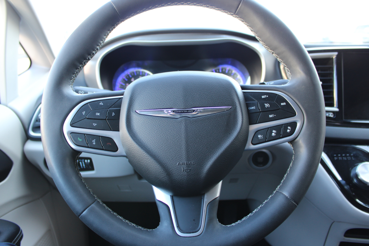 Chrysler Pacifica Touring L 2023