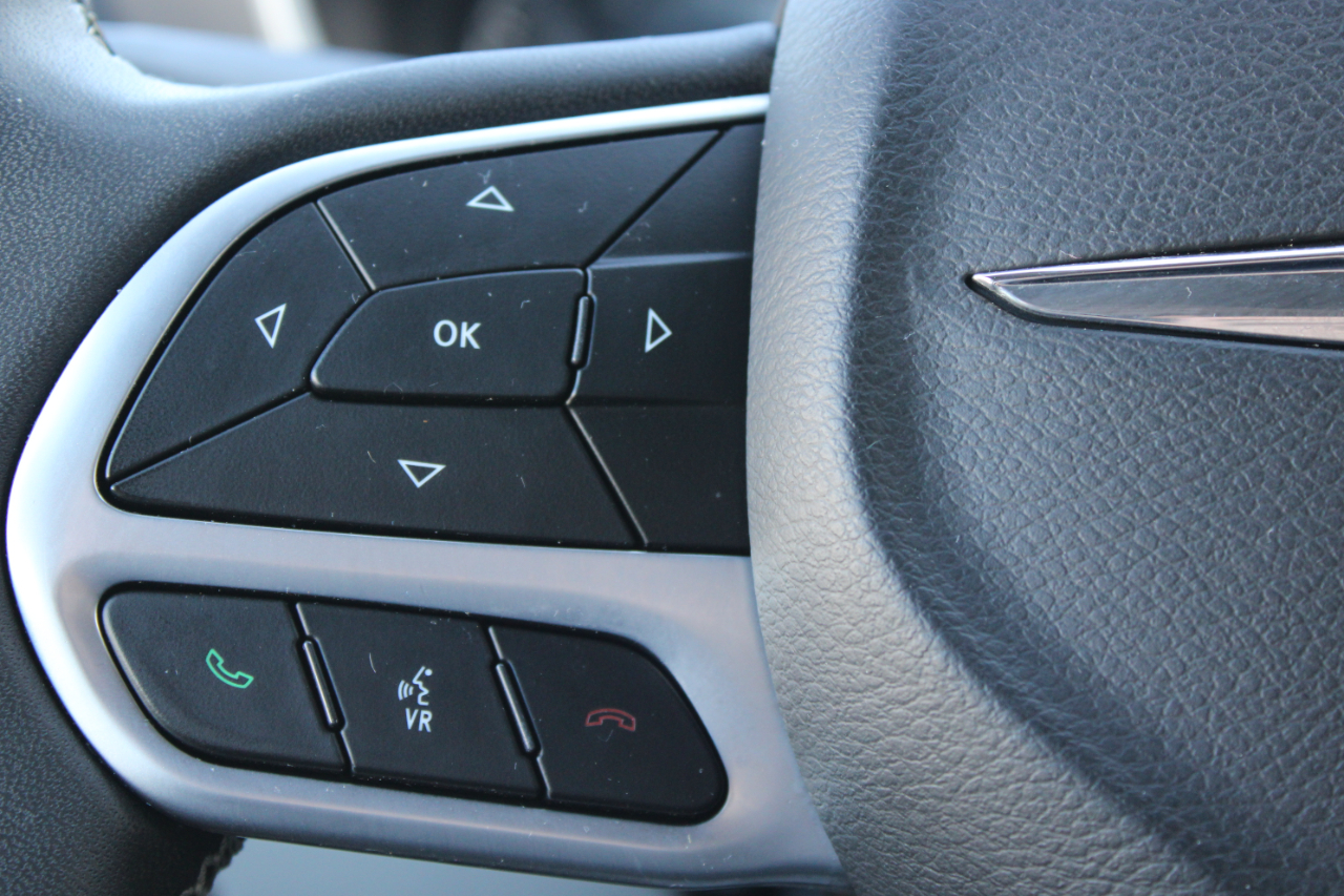 Chrysler Pacifica Touring L 2023