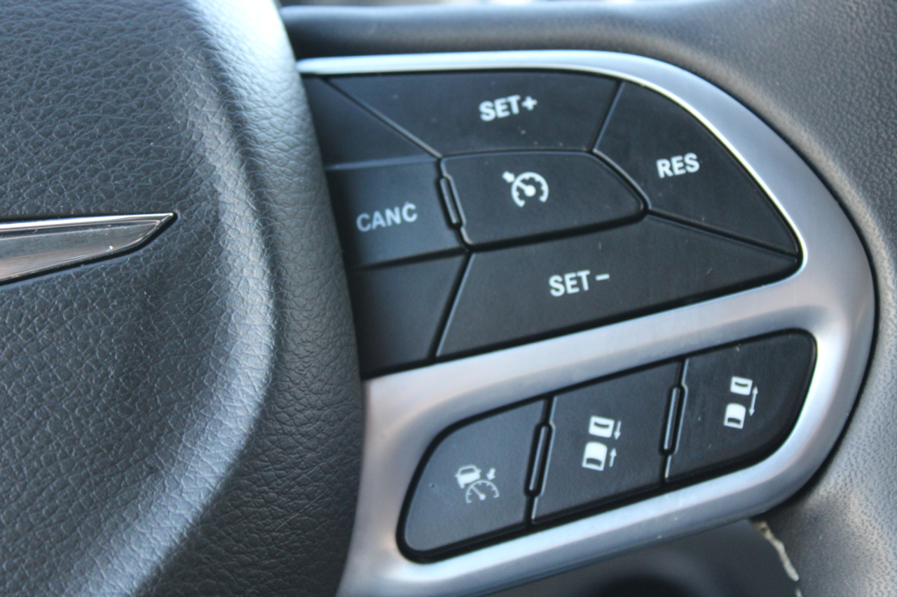 Chrysler Pacifica Touring L 2023