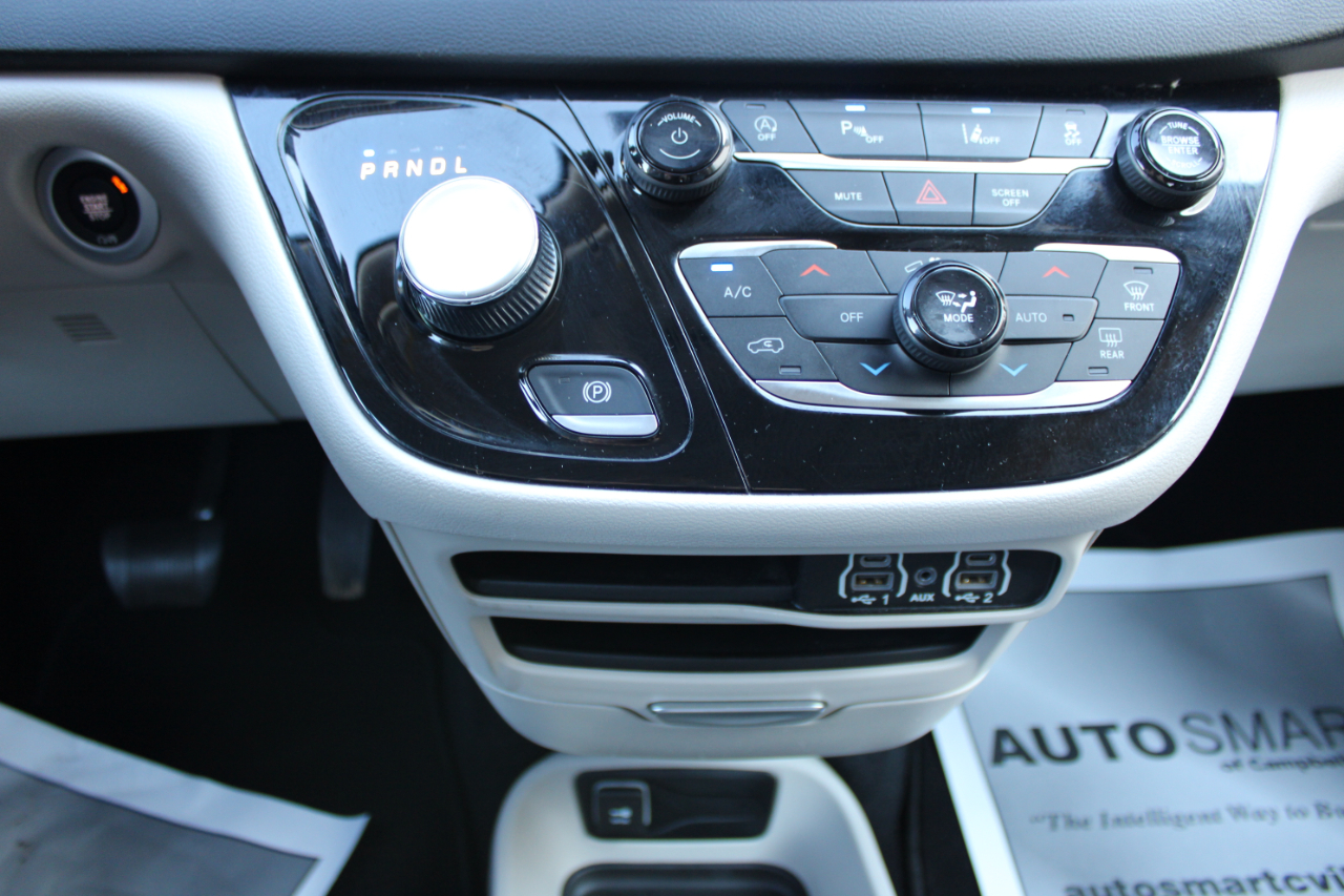 Chrysler Pacifica Touring L 2023