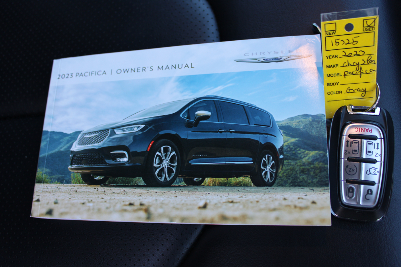 Chrysler Pacifica Touring L 2023