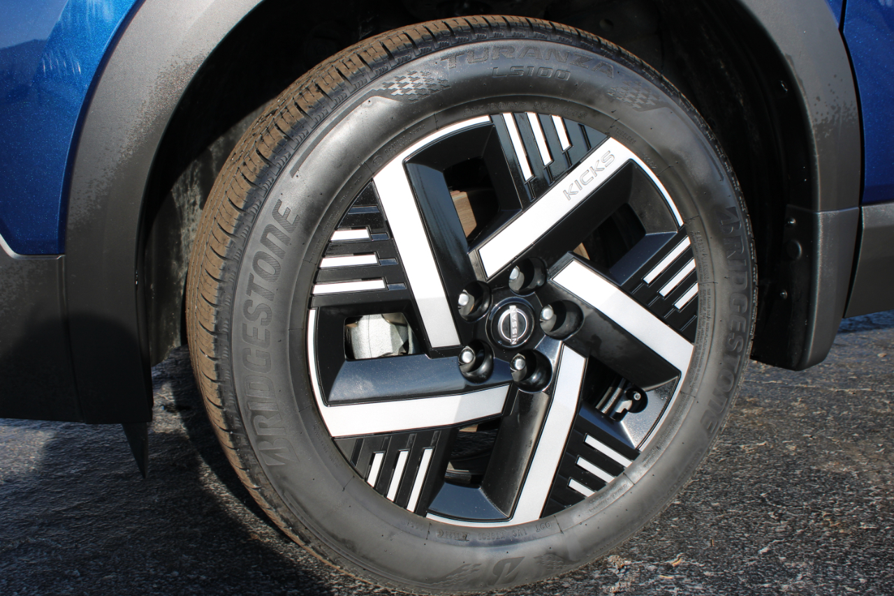 Nissan Kicks SV 2025