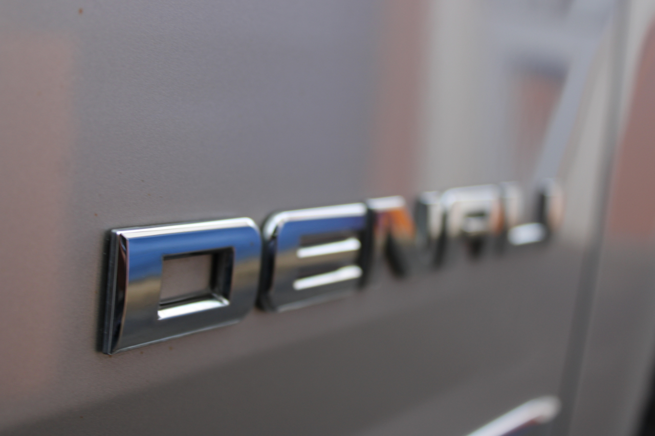 GMC Yukon Denali  2017