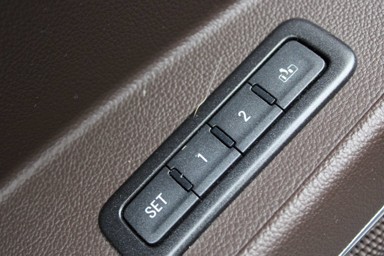 GMC Yukon Denali  2017