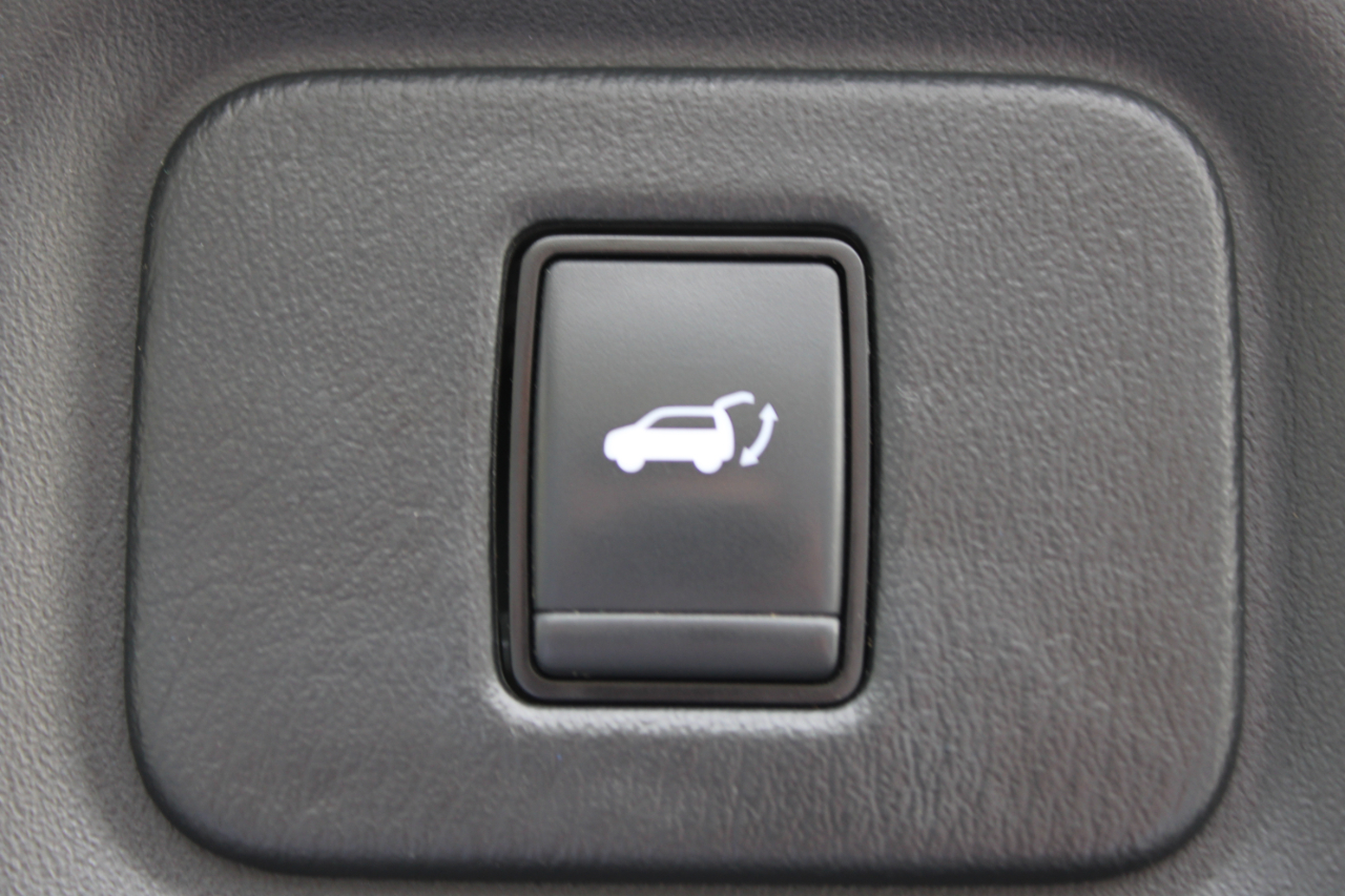 Nissan Pathfinder SL 4WD 2020