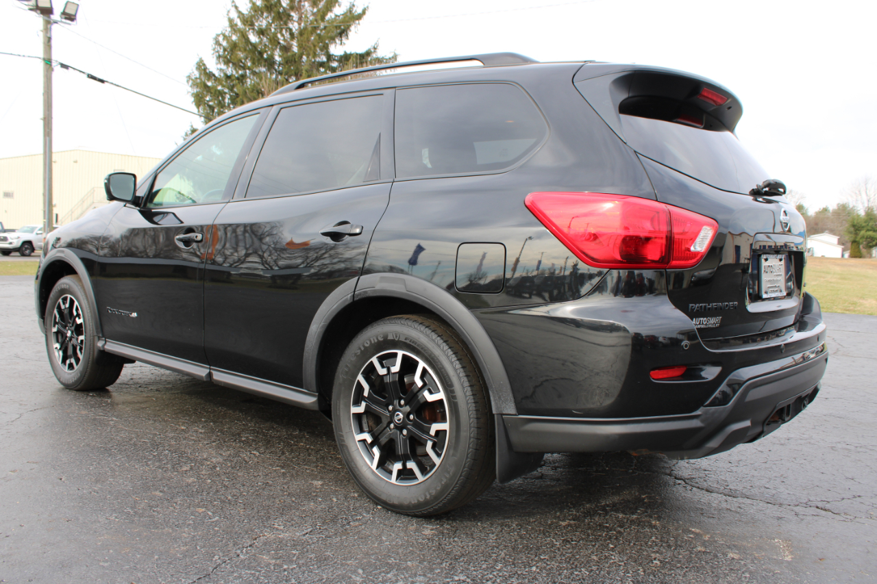 Nissan Pathfinder SL 4WD 2020