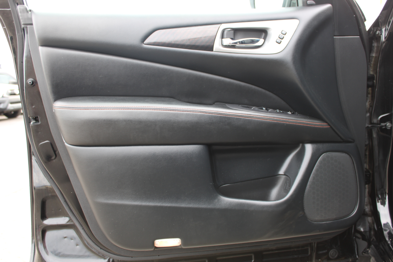 Nissan Pathfinder SL 4WD 2020