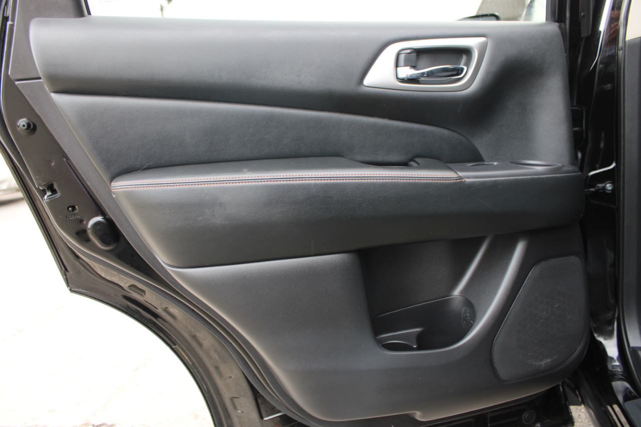 Nissan Pathfinder SL 4WD 2020