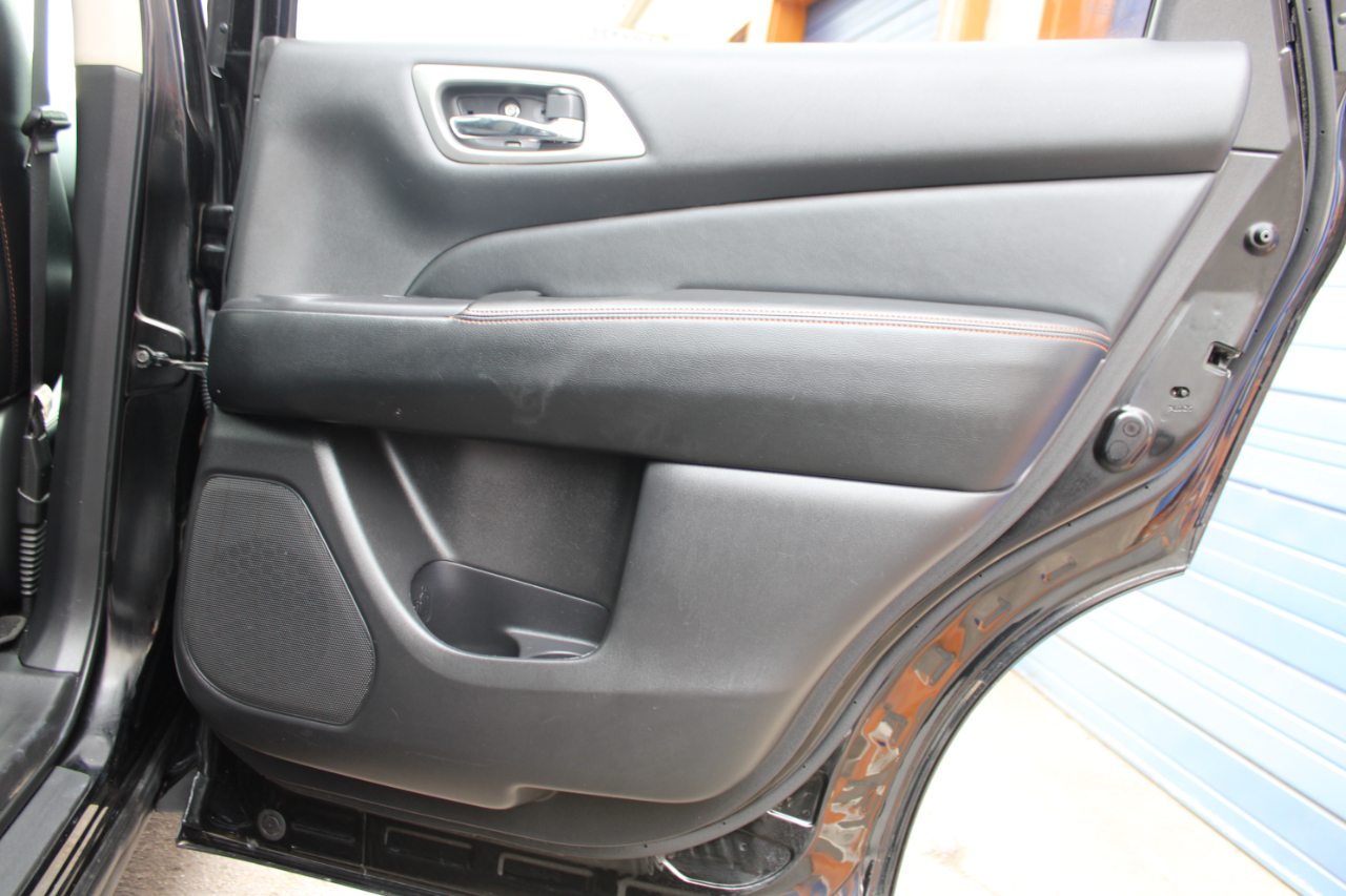 Nissan Pathfinder SL 4WD 2020