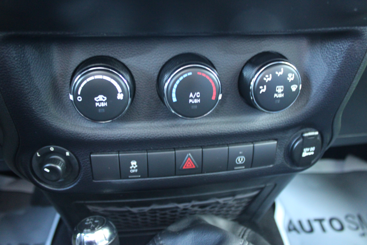 Jeep Wrangler Unlimited Sahara 4WD 2016