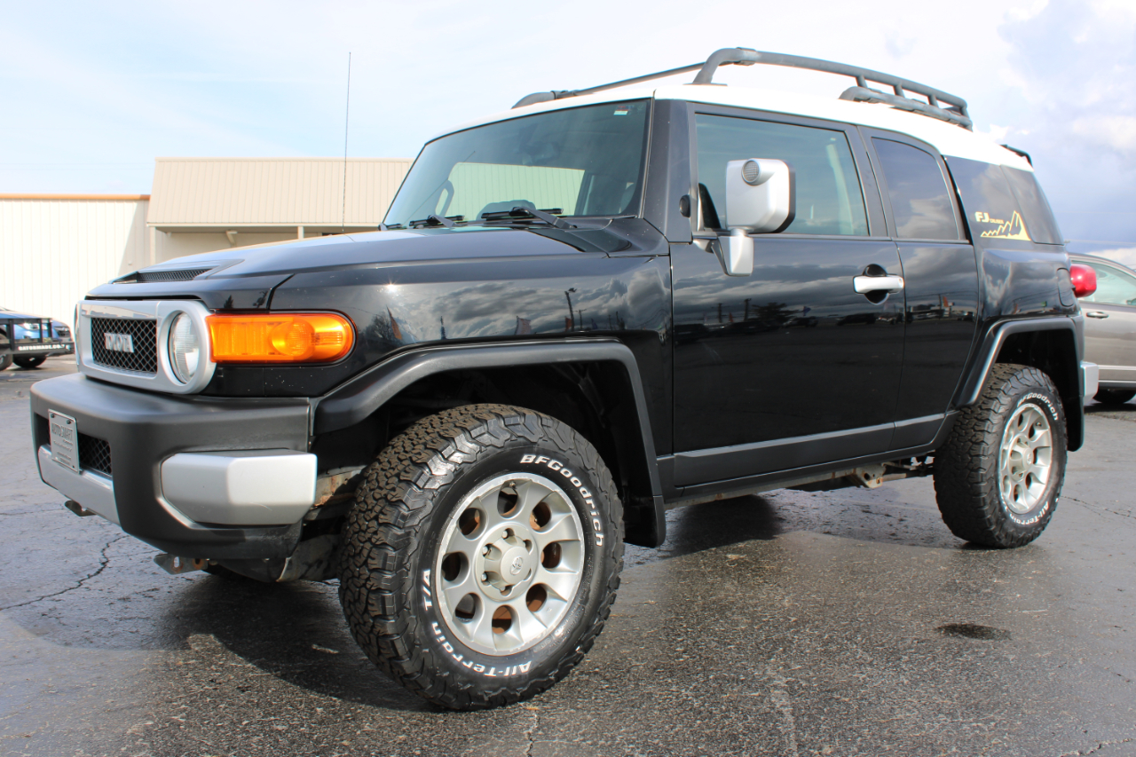 Toyota FJ Cruiser  2011