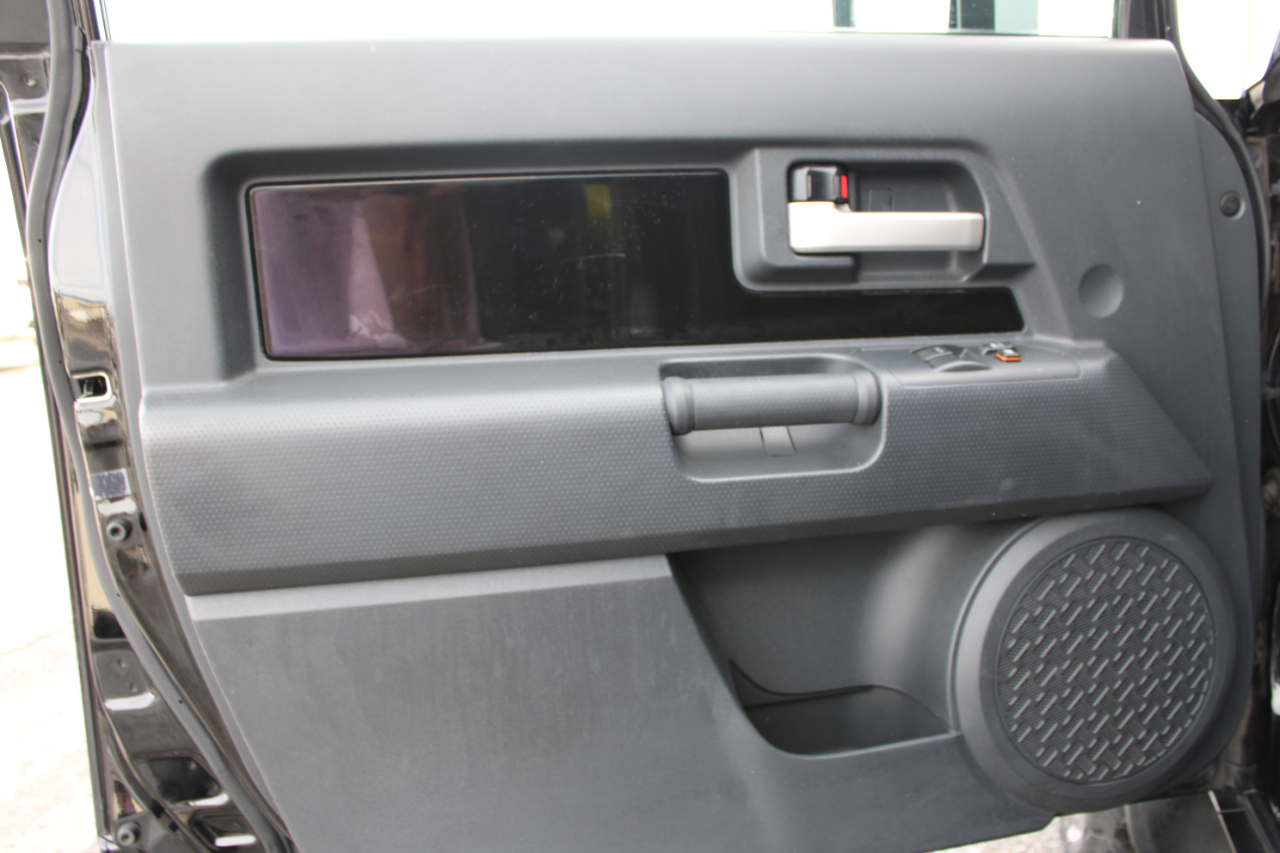 Toyota FJ Cruiser  2011