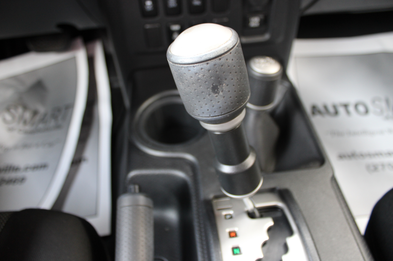 Toyota FJ Cruiser  2011