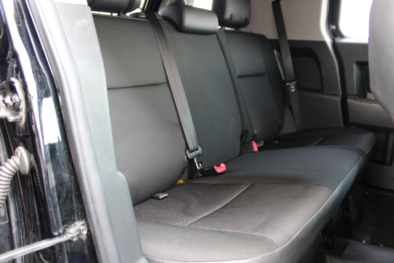 Toyota FJ Cruiser  2011