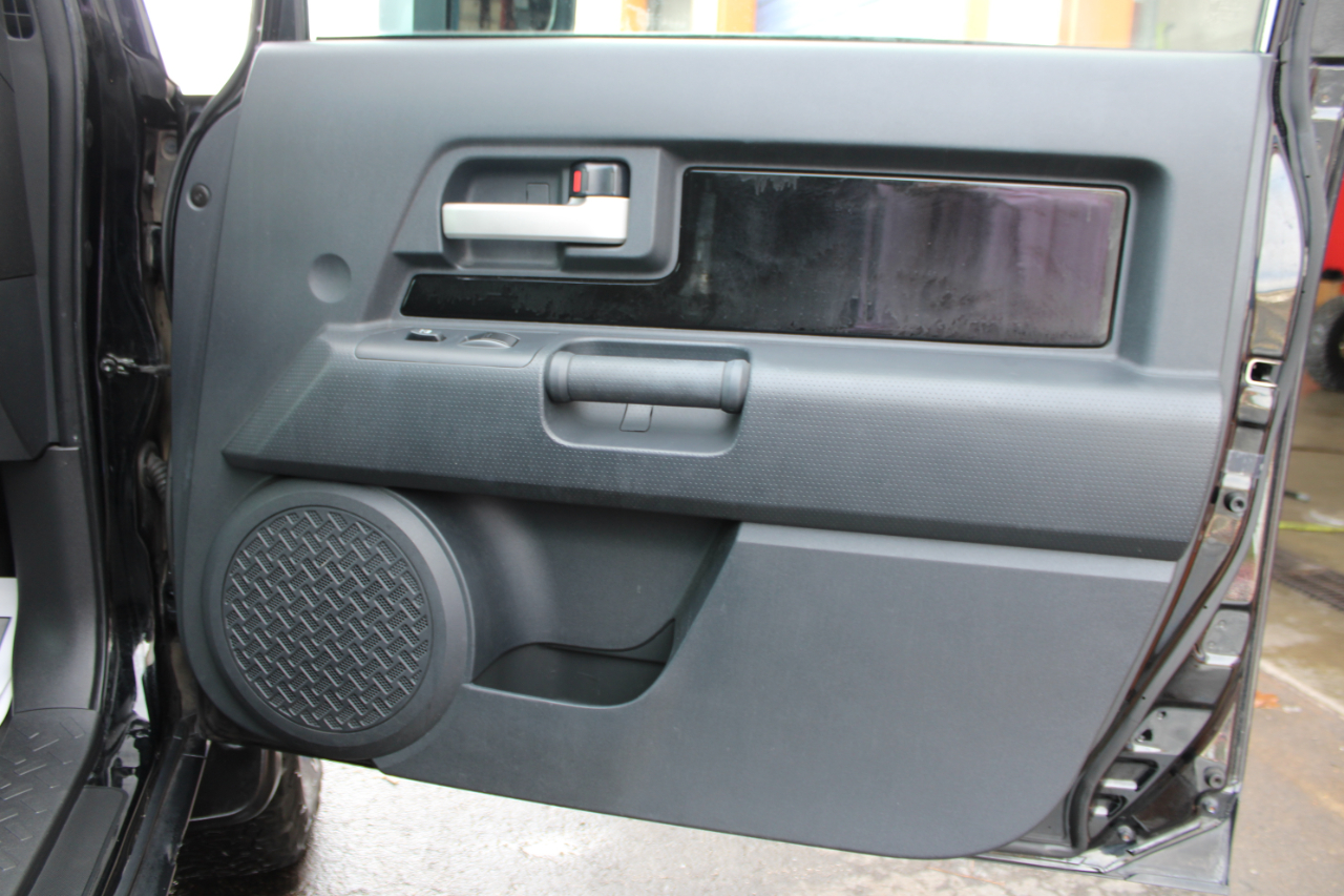 Toyota FJ Cruiser  2011