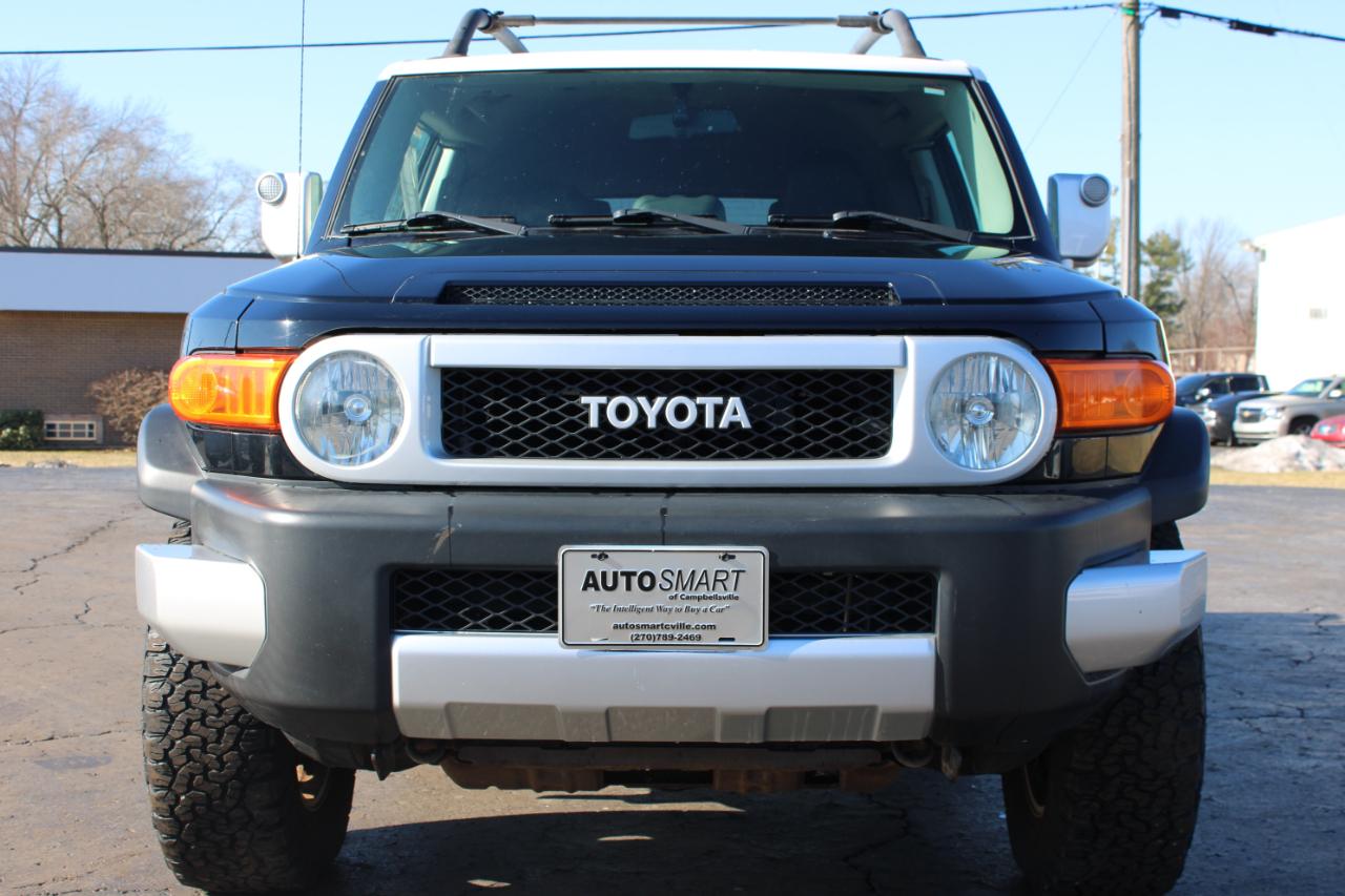 Toyota FJ Cruiser  2011