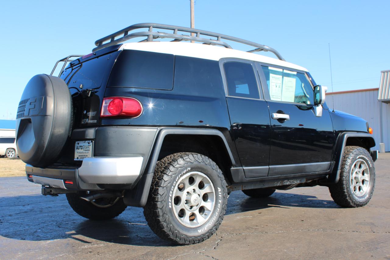 Toyota FJ Cruiser  2011